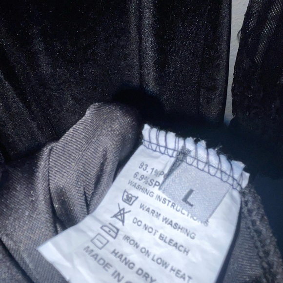 Goth black velvet lace sleeve dress size Large grunge Witchy Fairy Halloween - Picture 4 of 4